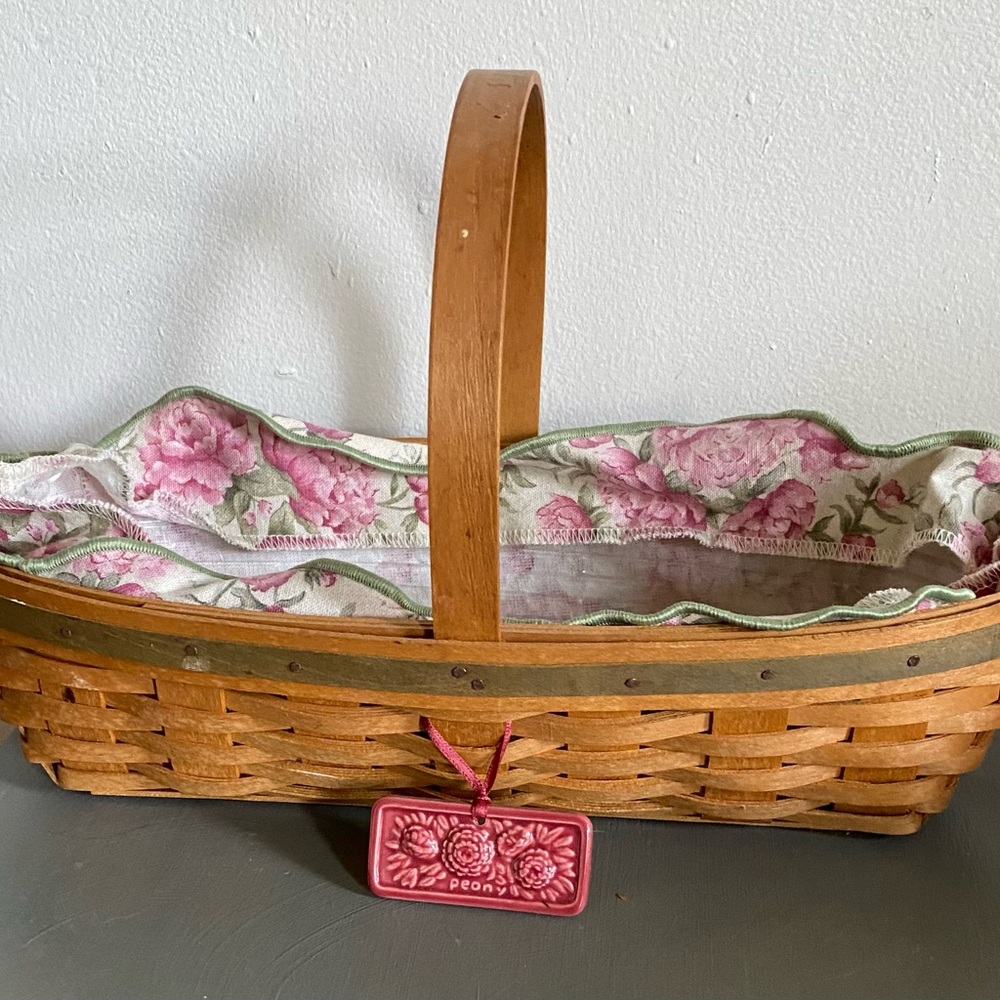 Longaberger basket. 2001 May series.